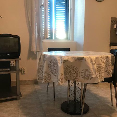 Apartman Gracin พรีมอชเตน ภายนอก รูปภาพ