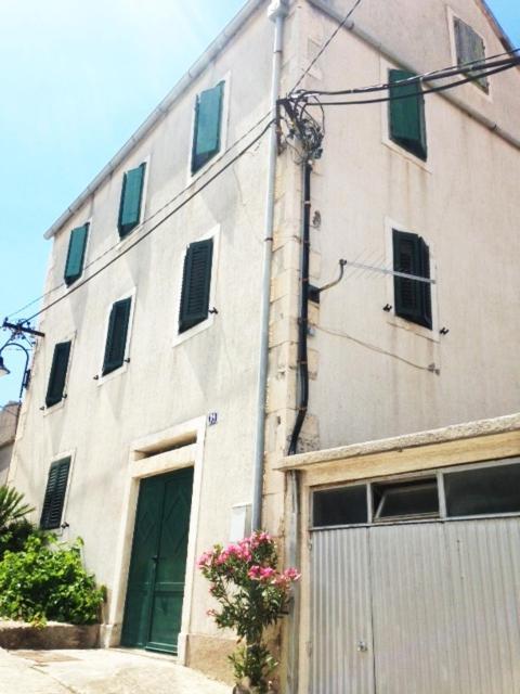 Apartman Gracin พรีมอชเตน ภายนอก รูปภาพ