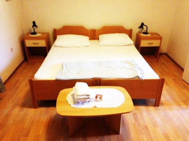 Apartman Gracin พรีมอชเตน ภายนอก รูปภาพ