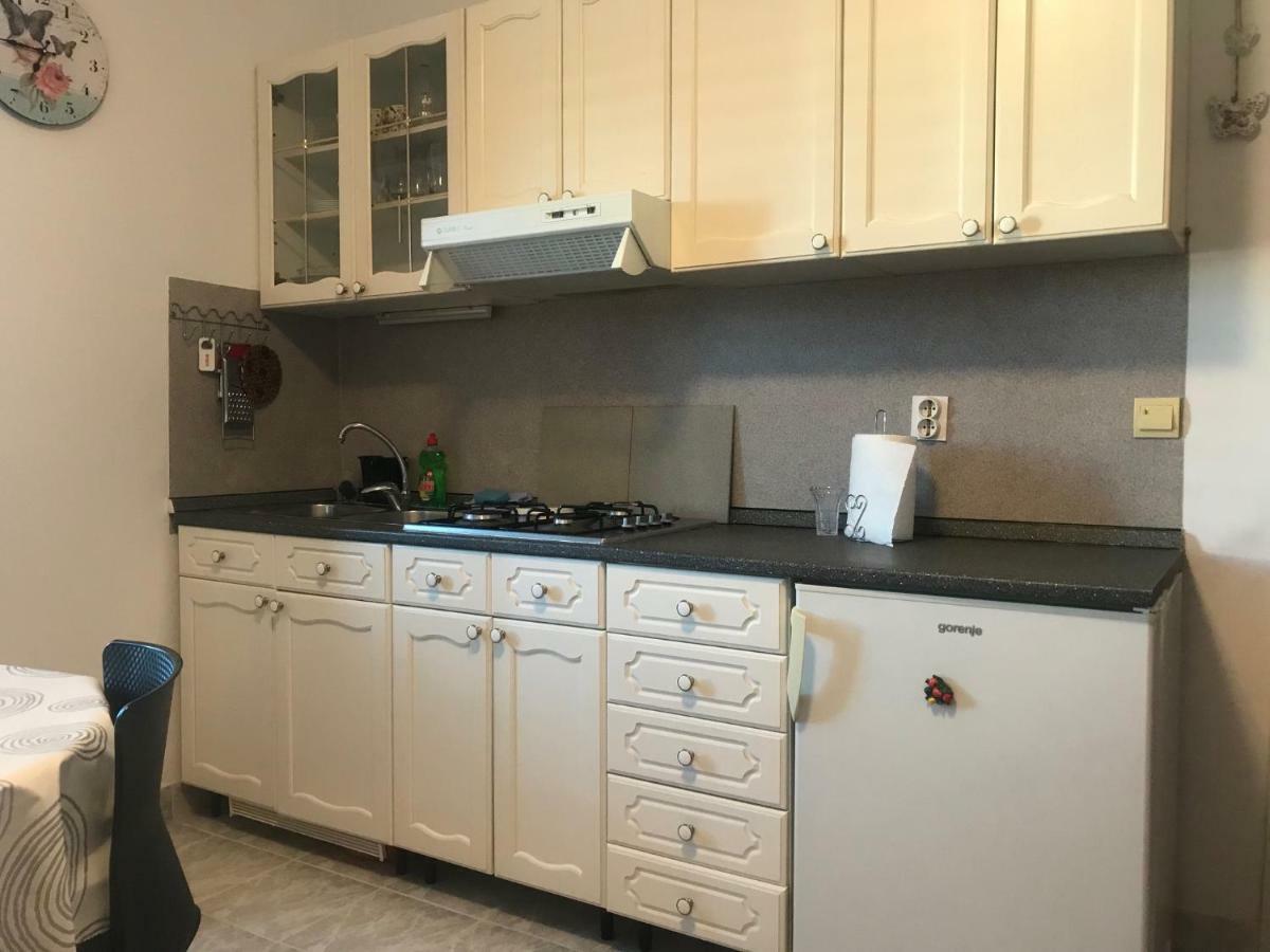Apartman Gracin พรีมอชเตน ภายนอก รูปภาพ
