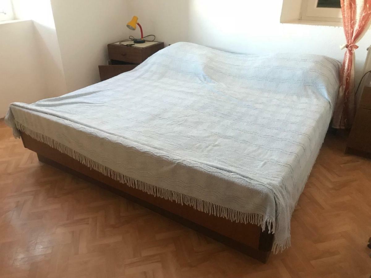 Apartman Gracin พรีมอชเตน ภายนอก รูปภาพ