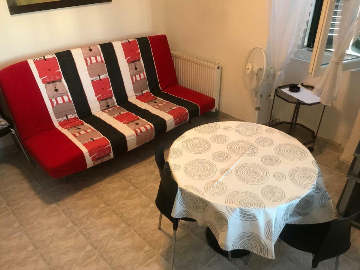 Apartman Gracin พรีมอชเตน ภายนอก รูปภาพ